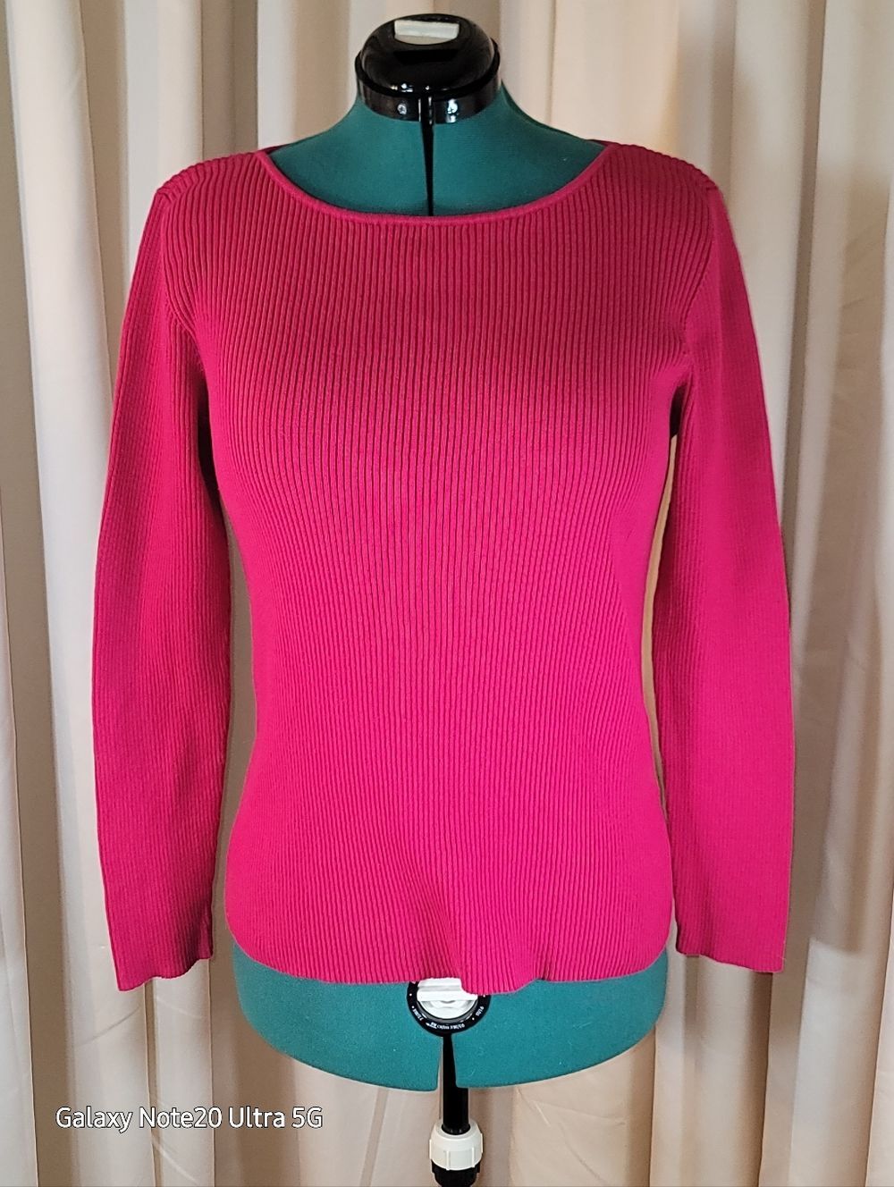 0945. EUC ~ Jones New York ~ Magenta ~ Ribbed Sweater ~ XL